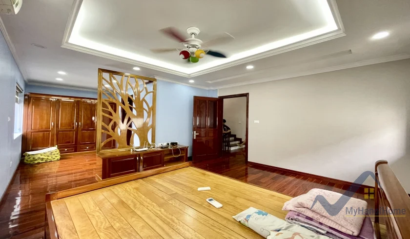 Xem ảnh 9: Ảnh 9: Biệt thự Vinhome Riverside full nội thất, đã sửa chữa đẹp 4PN