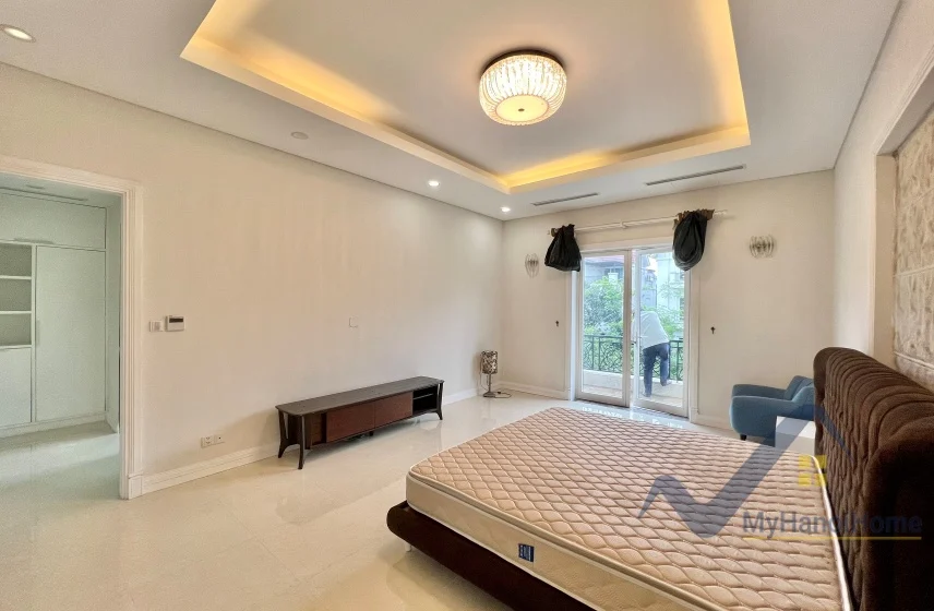 Xem ảnh 6: Ảnh 6: Biệt thự Vinhome Riverside full nội thất đơn lập cần cho thuê