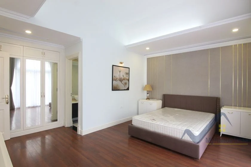 Xem ảnh 8: Ảnh 8: Biệt thự Vinhome Riverside gần trường BIS cần cho thuê