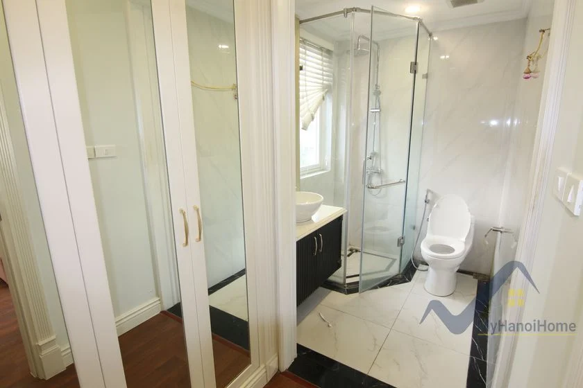 Xem ảnh 12: Ảnh 12: Biệt thự Vinhome Riverside gần trường BIS cần cho thuê