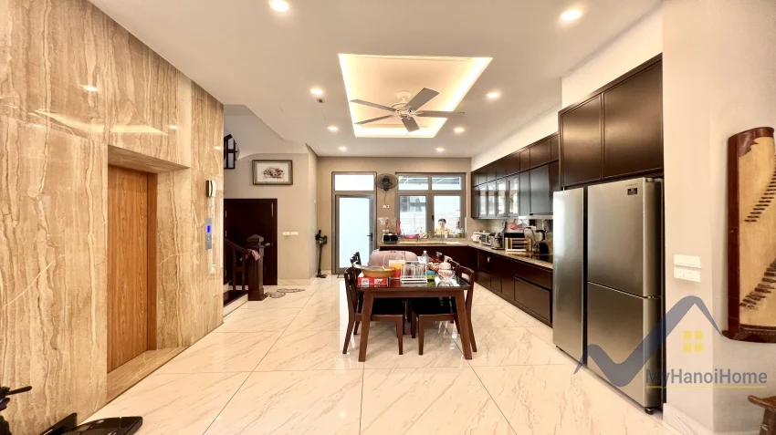 Xem ảnh 13: Ảnh 13: Biệt thự Vinhomes Harmony gần Vinschool cho thuê có thang máy