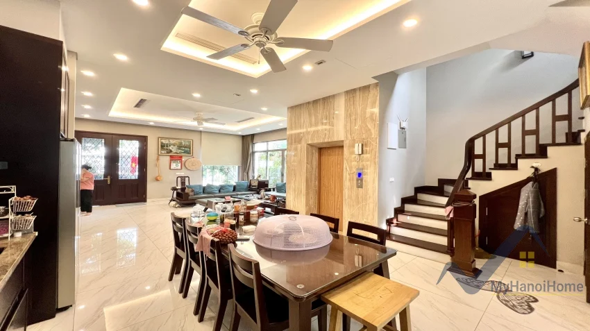 Xem ảnh 15: Ảnh 15: Biệt thự Vinhomes Harmony gần Vinschool cho thuê có thang máy