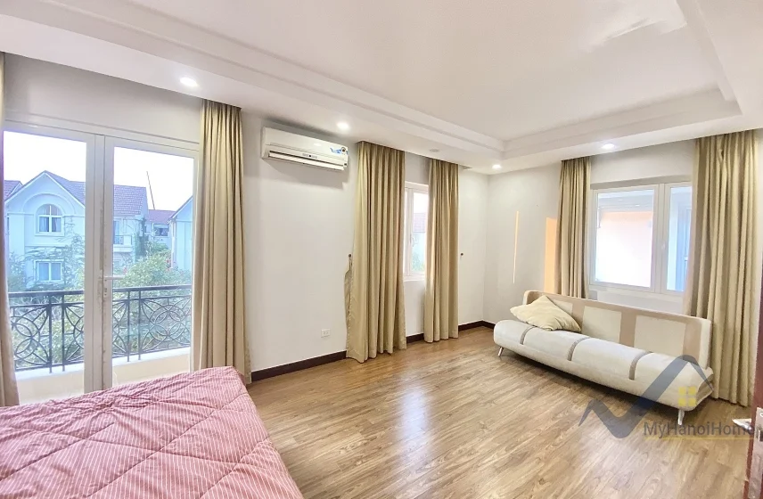 Xem ảnh 6: Ảnh 6: Biệt thự Vinhomes Riverside cho thuê, có tầng hầm và sân vườn