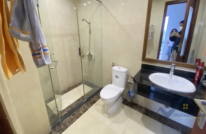 Xem ảnh 8: Ảnh 8: Biệt thự Vinhomes Riverside cho thuê, có tầng hầm và sân vườn