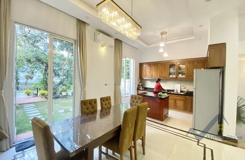 Xem ảnh 11: Ảnh 11: Biệt thự Vinhomes Riverside cho thuê, có tầng hầm và sân vườn