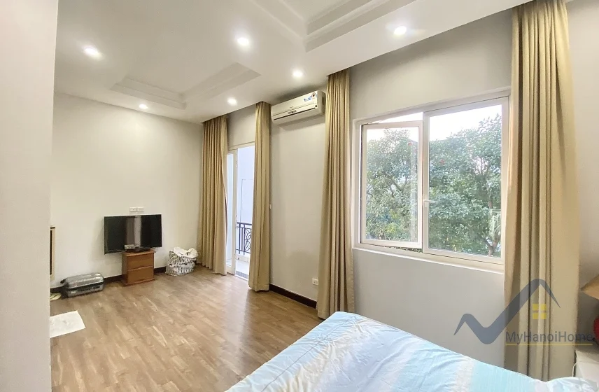 Xem ảnh 16: Ảnh 16: Biệt thự Vinhomes Riverside cho thuê, có tầng hầm và sân vườn