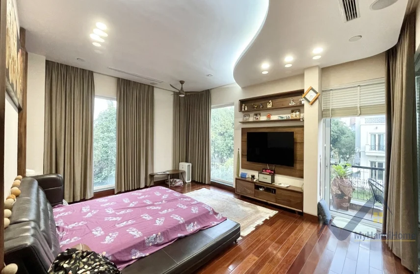 Xem ảnh 3: Ảnh 3: Biệt thự Vinhomes Riverside cho thuê đơn lập, đã thiết kế mới