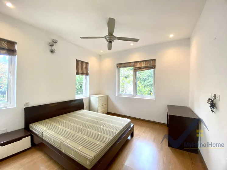 Xem ảnh 14: Ảnh 14: Biệt thự Vinhomes Riverside cho thuê đủ đồ 5PN