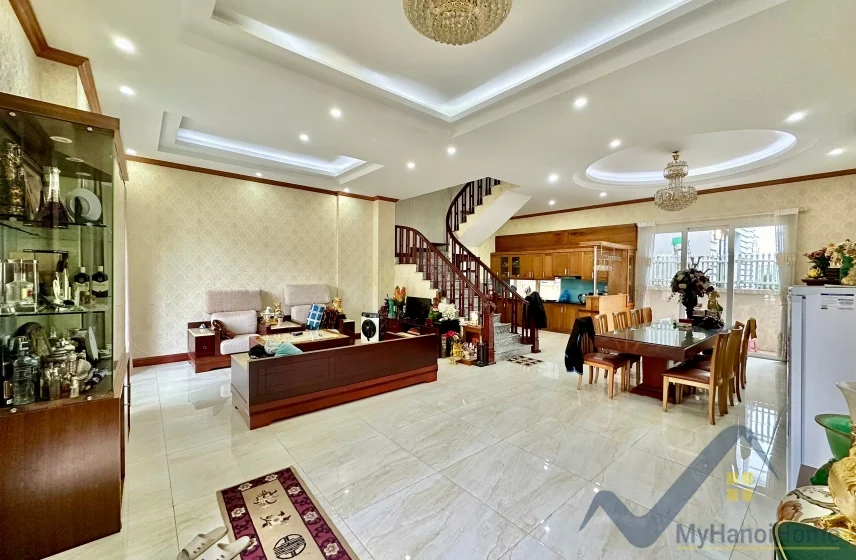Xem ảnh 2: Ảnh 2: Biệt thự Vinhomes Riverside cho thuê đủ đồ gần vườn hoa
