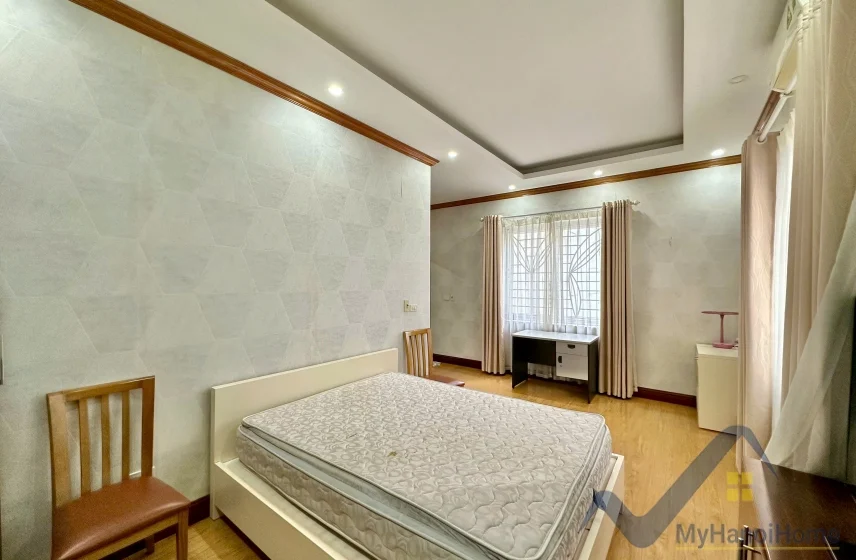Xem ảnh 9: Ảnh 9: Biệt thự Vinhomes Riverside cho thuê đủ đồ gần vườn hoa