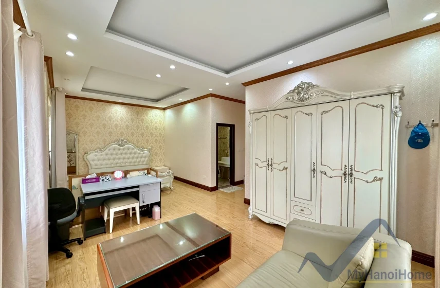 Xem ảnh 12: Ảnh 12: Biệt thự Vinhomes Riverside cho thuê đủ đồ gần vườn hoa