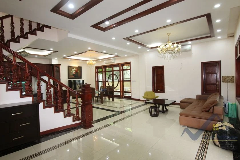 Xem ảnh 2: Ảnh 2: Biệt thự Vinhomes Riverside cho thuê gần trường BIS full đồ