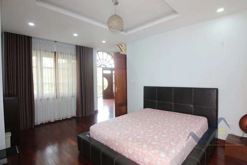 Xem ảnh 14: Ảnh 14: Biệt thự Vinhomes Riverside cho thuê gần trường BIS full đồ