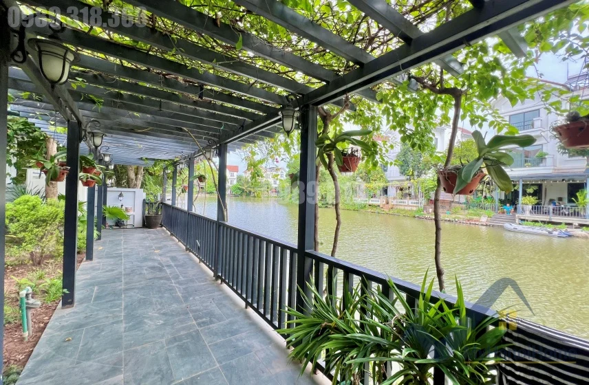 Xem ảnh 5: Ảnh 5: Biệt thự Vinhomes Riverside cho thuê gần vườn hoa, công viên