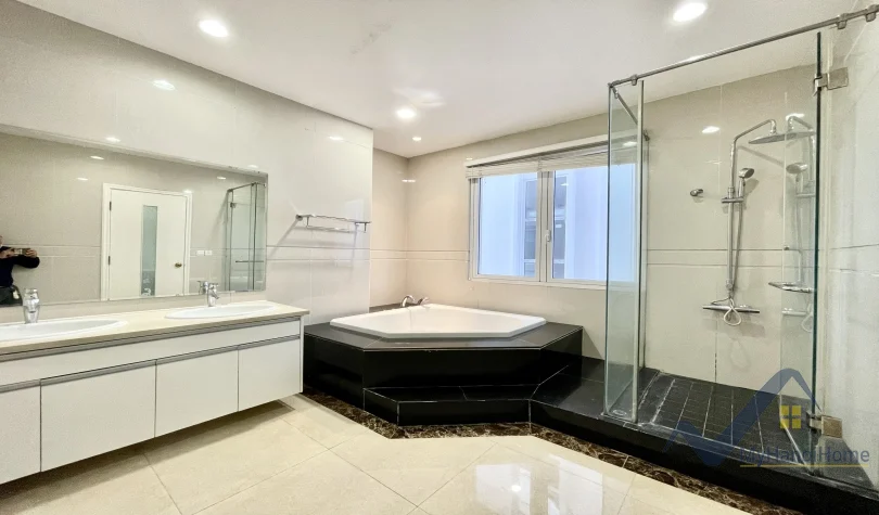 Xem ảnh 9: Ảnh 9: Biệt thự Vinhomes Riverside cho thuê hướng Tây Bắc