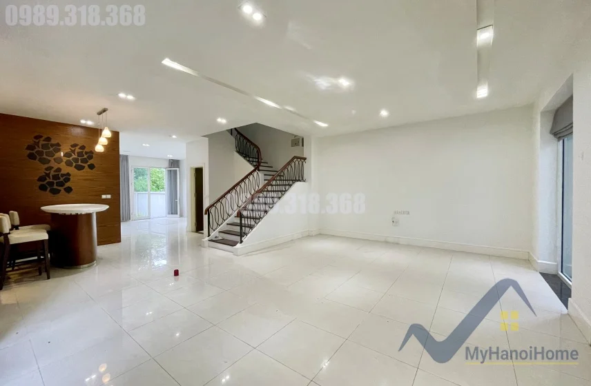 Xem ảnh 2: Ảnh 2: Biệt thự Vinhomes Riverside cho thuê không đồ, 4PN