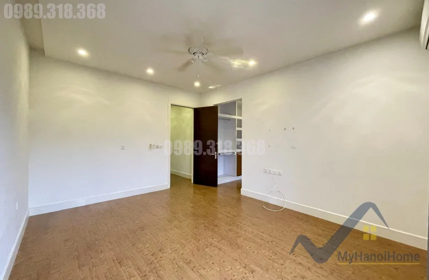 Xem ảnh 21: Ảnh 21: Biệt thự Vinhomes Riverside cho thuê không đồ, 4PN