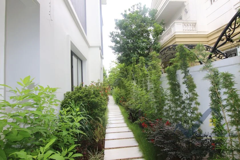 Xem ảnh 3: Ảnh 3: Biệt thự Vinhomes Riverside đơn lập, thiết kế hiện đại, full nội thất