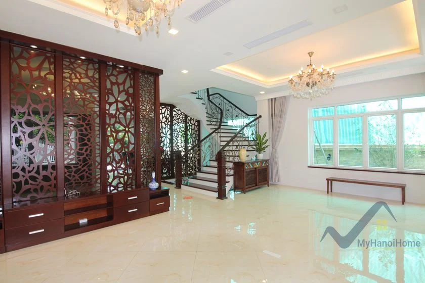 Xem ảnh 2: Ảnh 2: Cần bán biệt thự đơn lập Vinhomes Riverside đã hoàn thiện đẹp