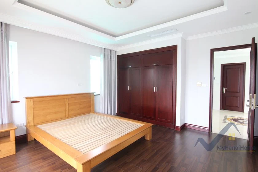 Xem ảnh 3: Ảnh 3: Cần bán biệt thự đơn lập Vinhomes Riverside đã hoàn thiện đẹp