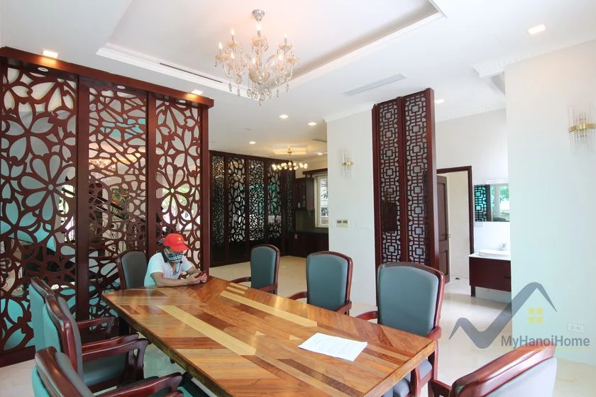 Xem ảnh 8: Ảnh 8: Cần bán biệt thự đơn lập Vinhomes Riverside đã hoàn thiện đẹp