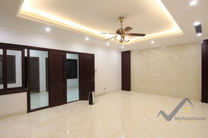 Xem ảnh 9: Ảnh 9: Cần bán biệt thự đơn lập Vinhomes Riverside đã hoàn thiện đẹp