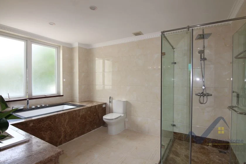 Xem ảnh 12: Ảnh 12: Cần bán biệt thự đơn lập Vinhomes Riverside đã hoàn thiện đẹp