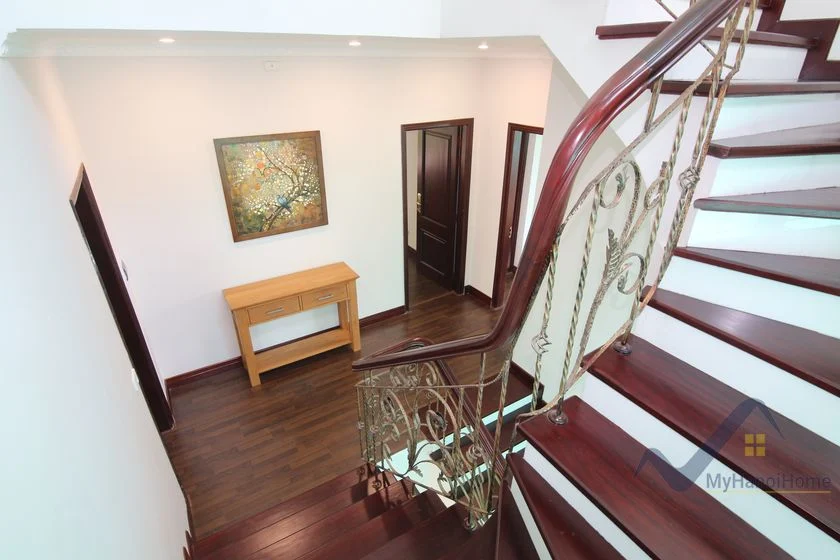 Xem ảnh 13: Ảnh 13: Cần bán biệt thự đơn lập Vinhomes Riverside đã hoàn thiện đẹp