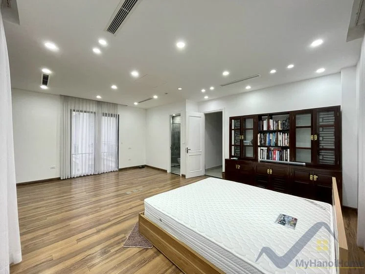 Xem ảnh 8: Ảnh 8: Căn biệt thự đơn lập cho thuê tại Vinhome Riverside đủ đồ