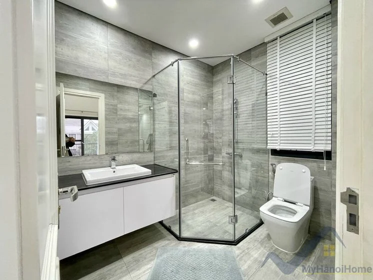 Xem ảnh 12: Ảnh 12: Căn biệt thự đơn lập cho thuê tại Vinhome Riverside đủ đồ