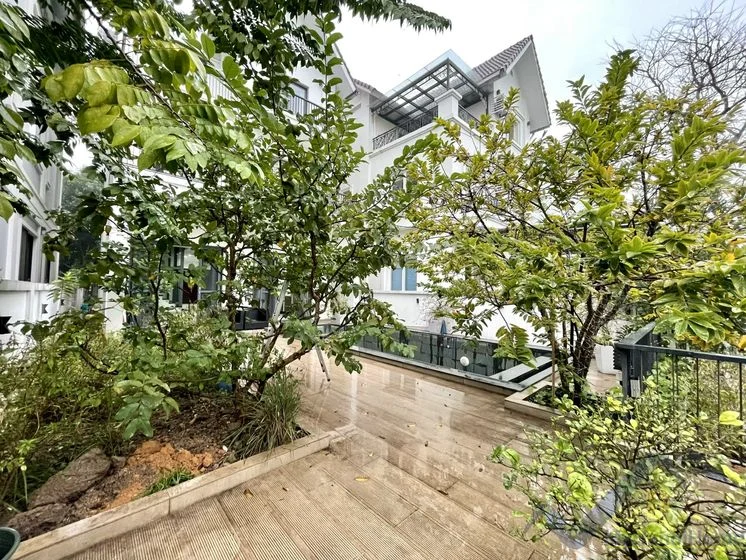Xem ảnh 17: Ảnh 17: Căn biệt thự đơn lập cho thuê tại Vinhome Riverside đủ đồ