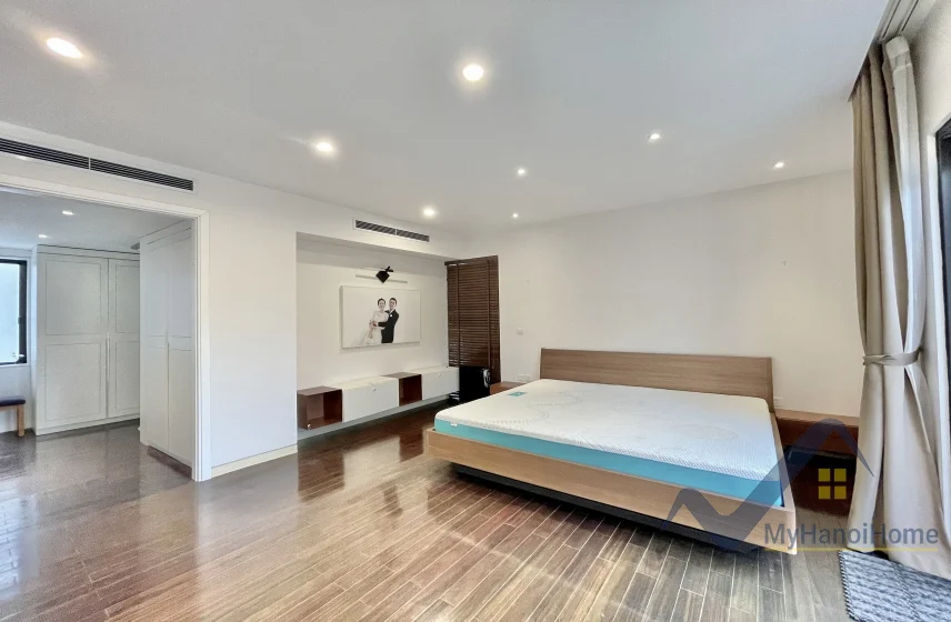 Xem ảnh 4: Ảnh 4: Cần cho thuê biệt thự đơn lập Vinhomes Riverside đầy đủ nội thất