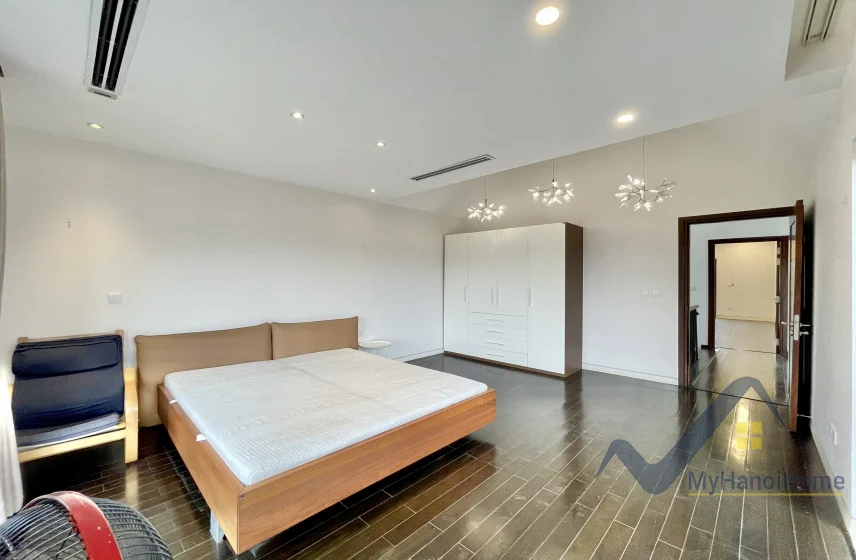 Xem ảnh 12: Ảnh 12: Cần cho thuê biệt thự đơn lập Vinhomes Riverside đầy đủ nội thất