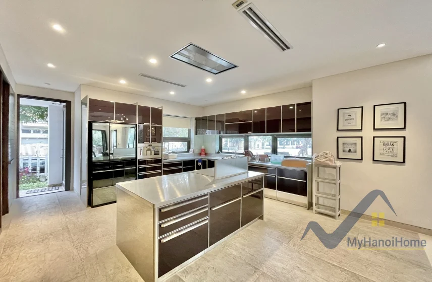 Xem ảnh 16: Ảnh 16: Cần cho thuê biệt thự đơn lập Vinhomes Riverside đầy đủ nội thất