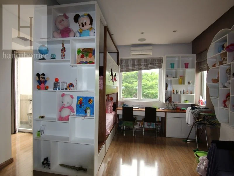 Xem ảnh 3: Ảnh 3: Cần cho thuê biệt thự Vinhome Riverside gần Almaz đủ đồ