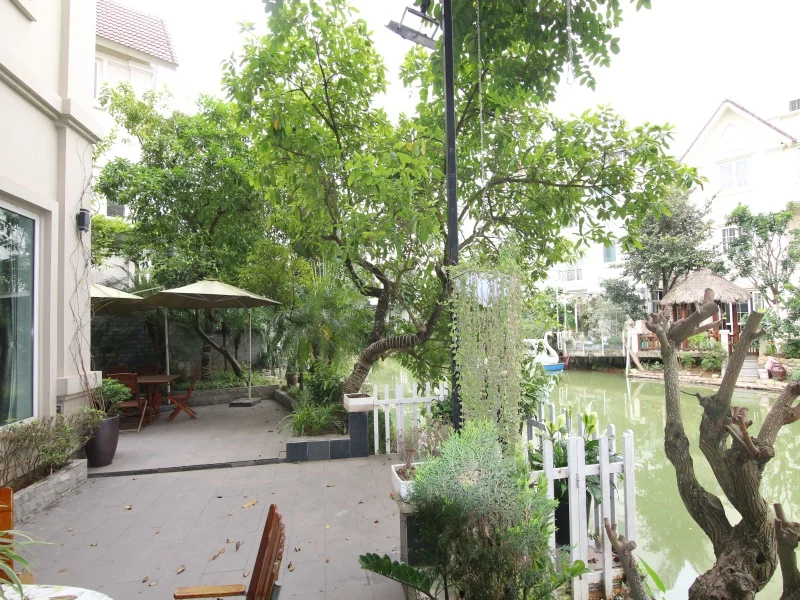 Xem ảnh 11: Ảnh 11: Cần cho thuê biệt thự Vinhome Riverside gần Almaz đủ đồ