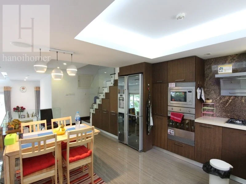 Xem ảnh 16: Ảnh 16: Cần cho thuê biệt thự Vinhome Riverside gần Almaz đủ đồ