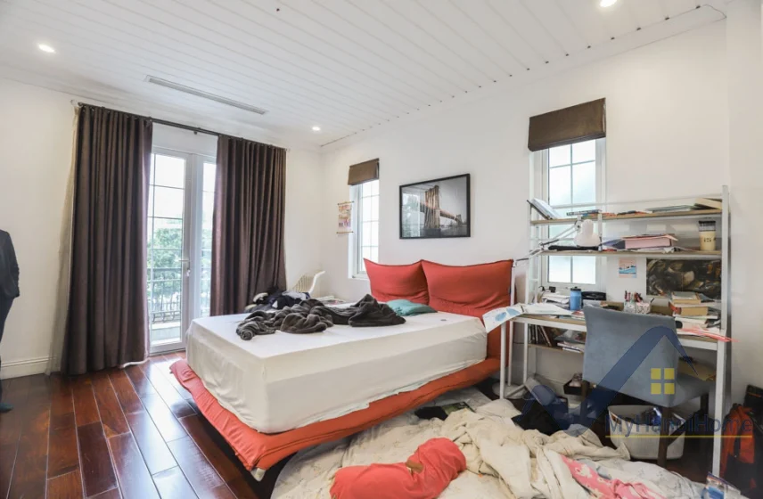 Xem ảnh 7: Ảnh 7: Cần cho thuê biệt thự Vinhomes Riverside, có thang máy full nội thất