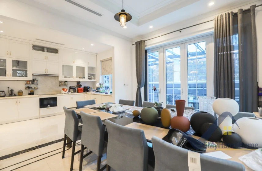 Xem ảnh 14: Ảnh 14: Cần cho thuê biệt thự Vinhomes Riverside, có thang máy full nội thất