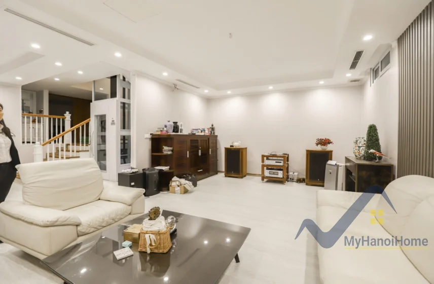 Xem ảnh 17: Ảnh 17: Cần cho thuê biệt thự Vinhomes Riverside, có thang máy full nội thất