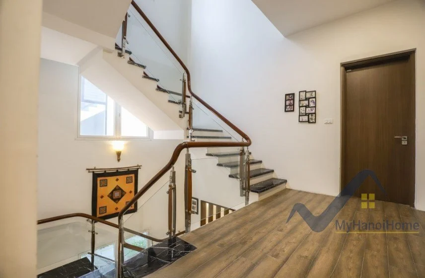 Xem ảnh 6: Ảnh 6: Cần cho thuê biệt thự Vinhomes Riverside đơn lập sân vườn rộng