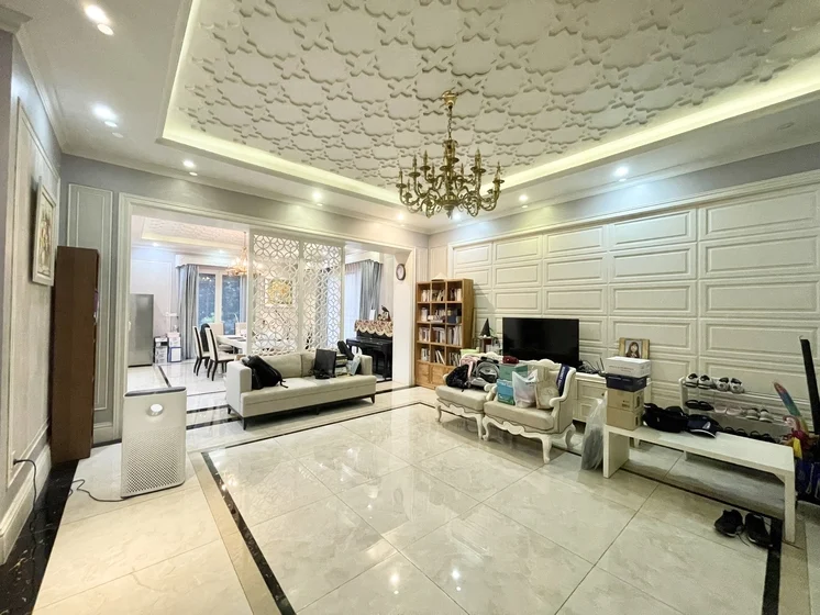 Xem ảnh 2: Ảnh 2: Cần cho thuê biệt thự Vinhomes Riverside gần BIS full nội thất