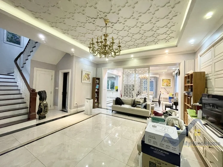 Xem ảnh 10: Ảnh 10: Cần cho thuê biệt thự Vinhomes Riverside gần BIS full nội thất