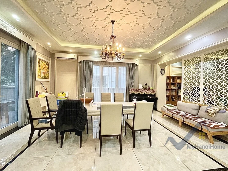 Xem ảnh 11: Ảnh 11: Cần cho thuê biệt thự Vinhomes Riverside gần BIS full nội thất