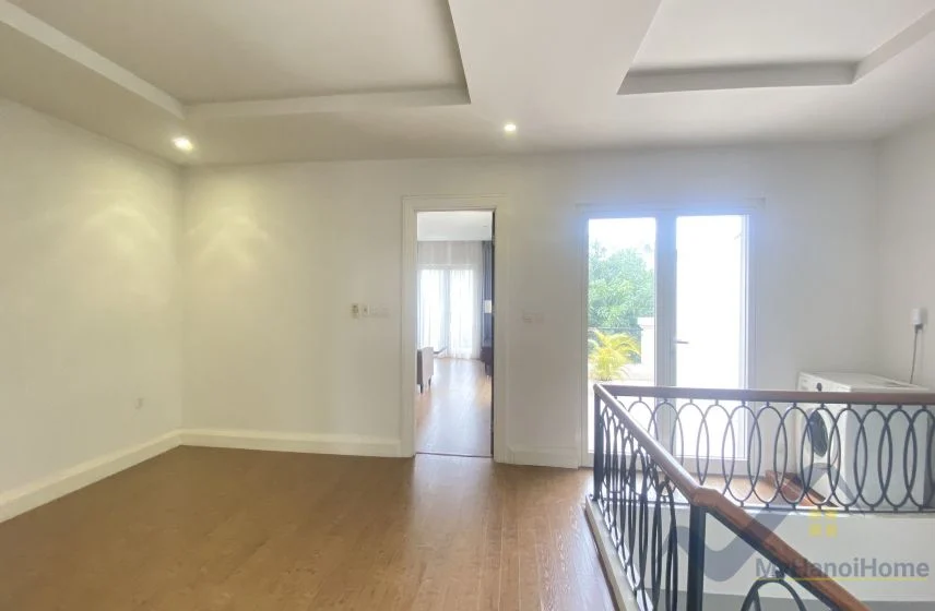 Xem ảnh 6: Ảnh 6: Cần thuê biệt thự Hoa Sữa Vinhomes Riverside gần sân Golf