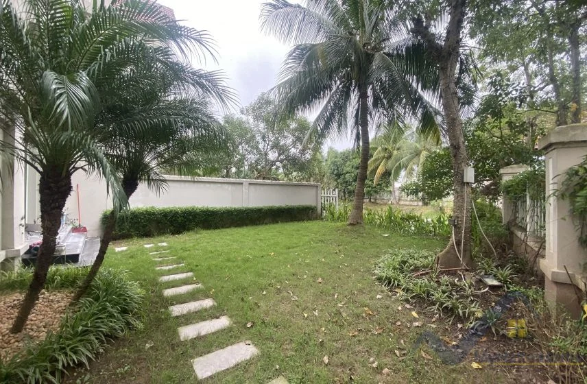 Xem ảnh 10: Ảnh 10: Cần thuê biệt thự Hoa Sữa Vinhomes Riverside gần sân Golf