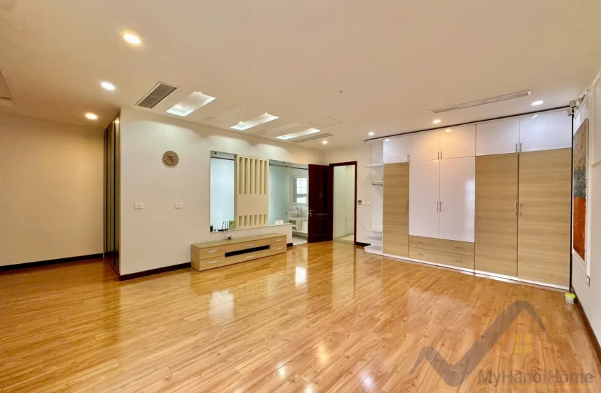 Xem ảnh 4: Ảnh 4: Cần thuê biệt thự Vinhomes Riverside Long Biên, 4PN có thang máy