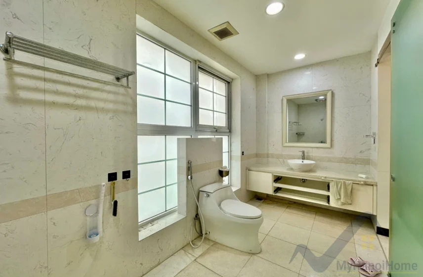 Xem ảnh 5: Ảnh 5: Cần thuê biệt thự Vinhomes Riverside Long Biên, 4PN có thang máy