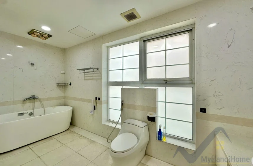 Xem ảnh 6: Ảnh 6: Cần thuê biệt thự Vinhomes Riverside Long Biên, 4PN có thang máy