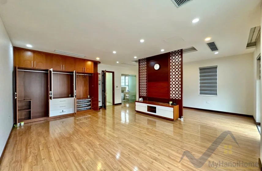 Xem ảnh 7: Ảnh 7: Cần thuê biệt thự Vinhomes Riverside Long Biên, 4PN có thang máy